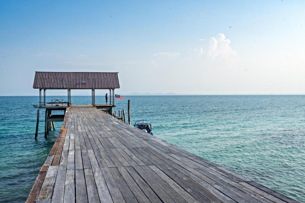 Bayu Lestari Island Resort Mersing Esterno foto