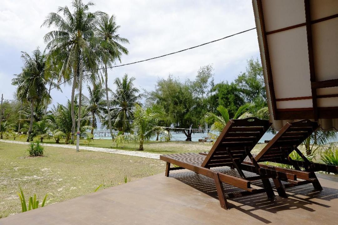 Bayu Lestari Island Resort Mersing Esterno foto