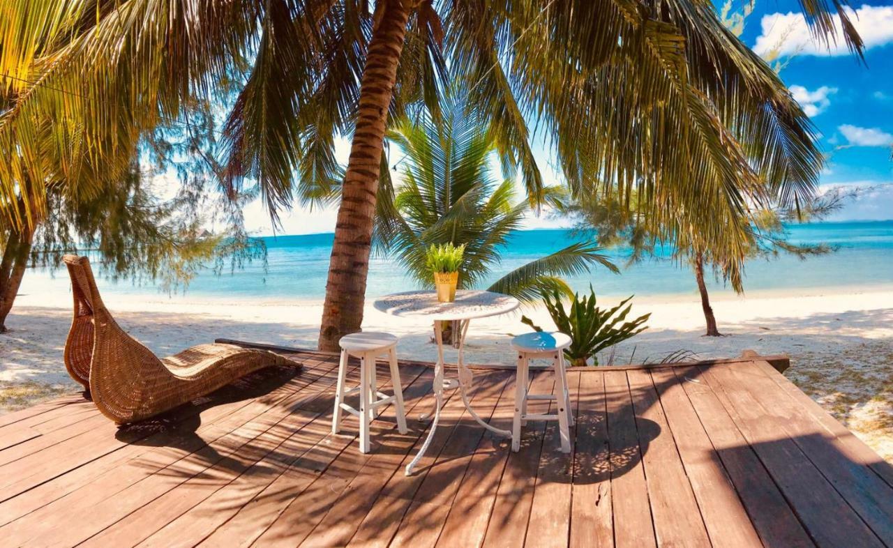 Bayu Lestari Island Resort Mersing Esterno foto