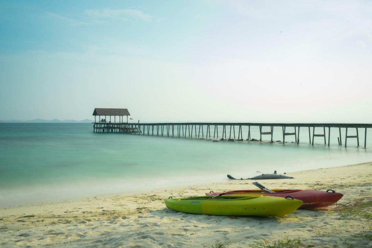 Bayu Lestari Island Resort Mersing Esterno foto